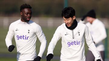 Soccer Football - Champions League - Tottenham Hotspur Training - Tottenham Hotspur Training Centre, London, Britain - February 13, 2023 Tottenham Hotspur's Davinson Sanchez and Son Heung-min during training Action Images via Reuters/Andrew Couldridge