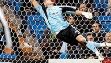 Sus paradas espectaculares y decisivas le hacen marcar la diferencia. El debate está abierto: ¿Es en estos momentos el mejor portero del mundo?