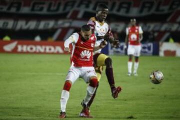 Santa Fe venció al Tolima en duelo adelantado y es nuevo líder de la Liga.