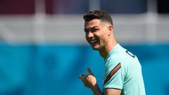 17 June 2021, Hungary, Budapest: Portugal&#039;s Cristiano Ronaldo takes part in a training session for the team at the Puskas Arena ahead of Saturday&#039;s UEFA&nbsp;EURO&nbsp;2020 Group F soccer match against Germany. Photo: Robert Michael/dpa-Zentralb