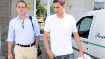 <b>RACING </b>Alexandre Geijo y su agente Álvaro Herrero.