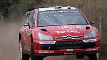 <b>EL INFORTUNIO DE GRONHOLM.</b> El piloto finlandés sería líder de no haber ternido con problemas en la última especial.