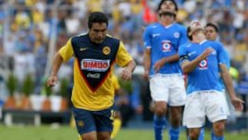 Salvador Cabañas anotó dos goles en la última victoria del América sobre Cruz Azul como visitante.