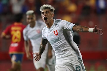Maximiliano Guerrero festeja su gol ante Unión Española en el Campeonato Nacional 2024.