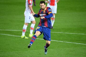 Messi marc¨® el 2-0 al borde del descanso.