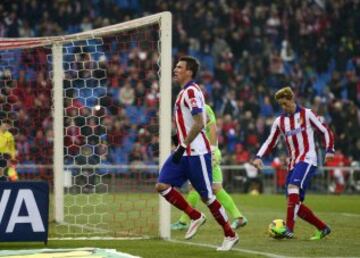 Alegría de Mario Mandzukic después de anotar el 1-0 para el Atlético de Madrid