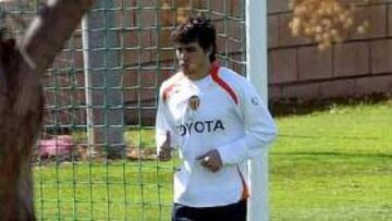 <b>REHABILITACIÓN. </b>El centrocampista valenciano Vicente Rodríguez volvió a trabajar al margen.