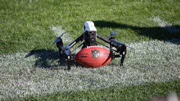 Desde 125 pies de altura, el Drone Drop del Pro Bowl pone a prueba las habilidades de los receptores de la NFL. 