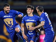 Robert Morales celebrates his goal 1-0 with Uriel Antuna of Pumas during the 12th round match between Pumas UNAM and America as part of the Liga BBVA MX Varonil, Torneo Clausura 2026 at Olimpico Universitario Stadium, on March 21, 2026 in Mexico City, Mexico.