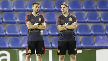 Luis Enrique y Roberto Moreno durante un entrenamiento de España en 2019