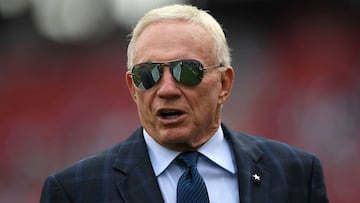 La guerra del himno continúa: Un sindicato demanda a Jerry Jones