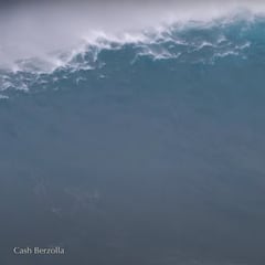 Olas gigantes para ir despidiendo la temporada en Jaws