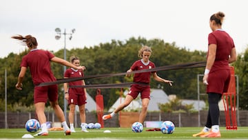 Las jugadoras de la selección nacional de fútbol femenino durante el último entrenamiento de la Selección Española antes de su duelo ante Nigeria. Las de Montse Tomé han trabajado en el Stade de l'Éraudière (Nantes). EFE/ RFEF/David Aliaga