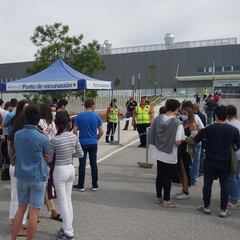 Caos en el Zendal: se colapsa al ser citados a vacunarse por error alumnos de Farmacia