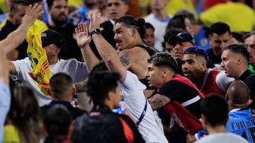 CHARLOTTE, NORTH CAROLINA - JULY 10: Darwin Nu�ez (C) of Uruguay reacts during the CONMEBOL Copa America 2024 semifinal match between Uruguay and Colombia at Bank of America Stadium on July 10, 2024 in Charlotte, North Carolina. Buda Mendes/Getty Images/AFP (Photo by Buda Mendes / GETTY IMAGES NORTH AMERICA / Getty Images via AFP)