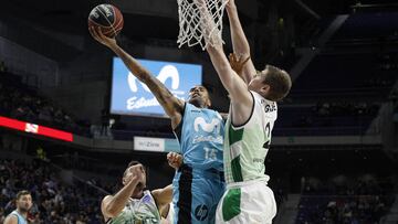 Sylven Landesberg anota ante la defensa de Birgander durante el partido entre el Movistar Estudiantes y el Divina Joventut.