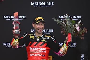 Contra todo y contra todos; Bautista vuelve al podio