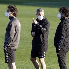 Escribá: "Más que con el sistema, espero acertar con los jugadores"