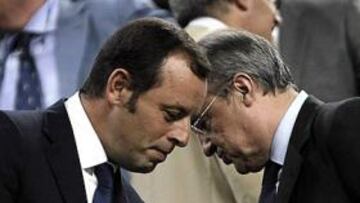 <b>EN EL PALCO. </b>Sandro Rosell y Florentino Pérez, en la Supercopa.