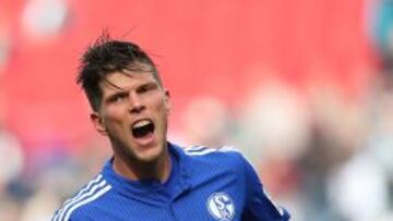 Huntelaar celebra un gol con el Schalke.