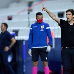 Iraola: “¿Favoritos? En esta ronda han caído el tercero y el cuarto…”