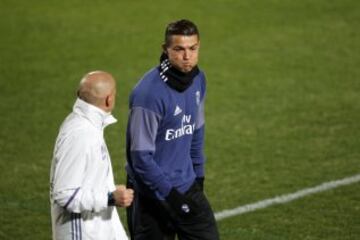 James Rodríguez entrena al lado de sus compañeros del Real Madrid en Yokohama, Japón, pensando en el Mundial de Clubes y el América de México, su primer rival.