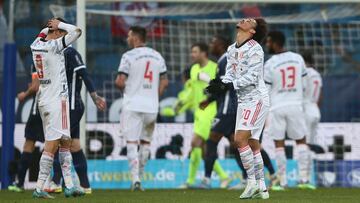 Soccer Football - Bundesliga - VfL Bochum v Bayern Munich - Ruhrstadion, Bochum, Germany - February 12, 2022 Bayern Munich&#039;s Robert Lewandowski reacts REUTERS/Thilo Schmuelgen DFL REGULATIONS PROHIBIT ANY USE OF PHOTOGRAPHS AS IMAGE SEQUENCES AND/OR 