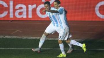 Di María festeja el tercer gol de Argentina ante Paraguay