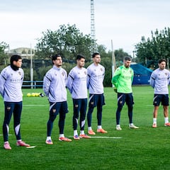 Un mercado de invierno con varios frentes abiertos