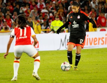 Partidazo en El Campín entre Santa Fe y América de Cali, por las semifinales del fútbol femenino.