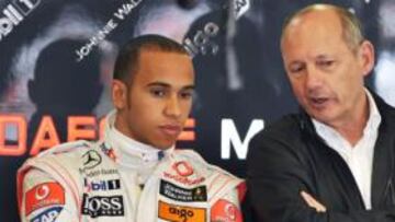 <b>SU PADRE DEPORTIVO. </b>Hamiton charla con Ron Dennis.