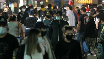 Santiago, 2 de abril 2021
 Fiscalizaciones y compras en La Vega durante la cuarentena en semana santa en la Region Metropolitana.
 Jonnathan Oyarzun/Aton Chile
 