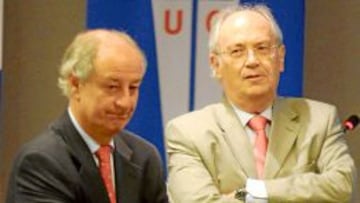 Luis Larra&iacute;n reemplaz&oacute; a Jaime Est&eacute;vez en la presidencia de Universidad Cat&oacute;lica