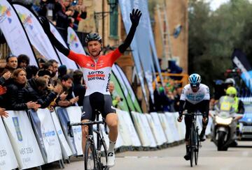 Wellens venció por delante de Moscon.