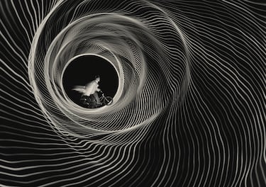This image is free for editorial purposes only when used in relation to Red Bull Illume. Please always add the photographer credit: ? Name of photographer / Red Bull Illume Photographer: Dmitry Bulin, Athlete: Evstifeev, Location: Dmitry Bulin Studio, Moscow, Russia // Red Bull Illume 2023 // SI202310051330 // Usage for editorial use only //