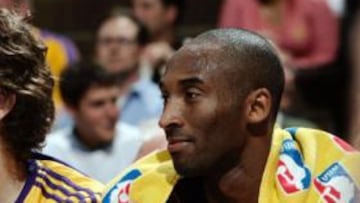<b>HERMANOS HASTA PEKÍN. </b>Pau y Kobe, hermanos y rivales en Pekín.