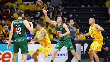 Shermadini vuelve a su ser para ganar un solidario derbi canario