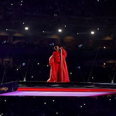 Rihanna Super Bowl halftime performance helps her join exclusive company
