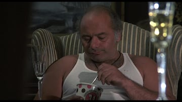 Burt Young, conocido por el ser el Tío Paule en la saga Rocky,

Imagen: productplacementblog.com