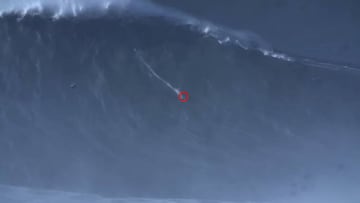 La ola de 24,38 metros de Rodrigo Koxa en Nazaré. 8 de noviembre de 2017. Récord Guinness de la ola más grande jamás surfeada.