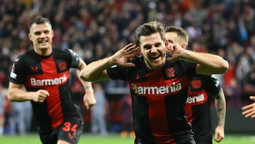 Soccer Football - Europa League - Quarter Final - First Leg - Bayer Leverkusen v West Ham United - BayArena, Leverkusen, Germany - April 11, 2024 Bayer Leverkusen's Jonas Hofmann celebrates scoring their first goal REUTERS/Wolfgang Rattay