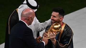 Lionel Messi se coronó como campeón del mundo en Qatar 2022, luego de que Argentina venciera a Francia en la tanda de penaltis. En USA lo reconocen.