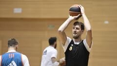 Kuzmic se mantiene en coma inducido, "estable y muy grave"