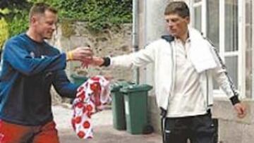 <b>FINO. </b>Un aficionado pide un autógrafo al ex gordito Jan Ullrich.