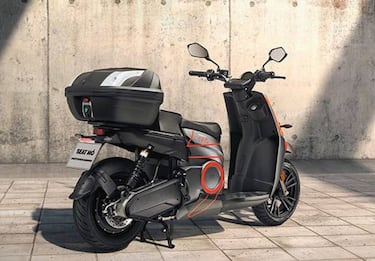 SEAT va más allá de los autos y pone a la venta su primer scooter eléctrico