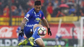 Ftbol, Union Espanola vs Universidad de Chile. Octava fecha campeonato de Transicin 2017.
 El jugador de Universidad de Chile Lorenzo Reyes controla la pelota durante el partido de primera division disputado contra Union Espanola en el estadio Santa Lau