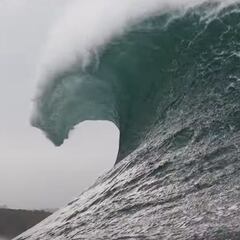 Las olas gigantes de Nazaré, más cerca que nunca