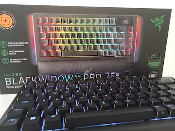 Razer BlackWidow V4 Pro 75% análisis review