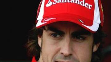 Fernando Alonso en la conferencia de prensa organizada por la FIA.