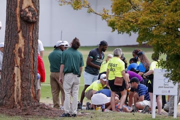 Una tormenta eléctrica paró el juego en el East Lake Golf Club de Atlanta, el campo en el que se disputa el Tour Championship, la final de la millonaria FedEx Cup. Un rayo cayó sobre un árbol, que se incendió y provocó que varios espectadores resultaran heridos. Varias ambulancias se dirigieron al lugar del suceso, aunque, según la NBC, no correrían peligro las vidas de ninguno de los afectados.